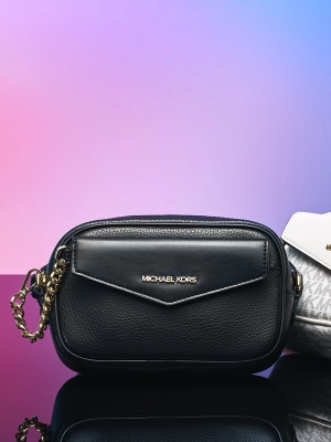 トレンド感と実用性を兼ね備えた「MAISIE」のスタイリング | スナップ詳細