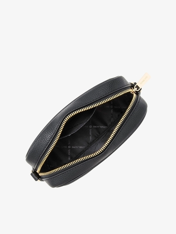 トレンド感と実用性を兼ね備えた「MAISIE」のスタイリング | スナップ詳細