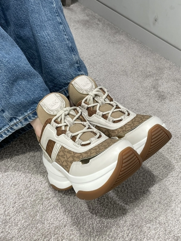 ミュー0130さま専用　8400→8000 OLYMPIA ウェッジ スニーカーのスタイリング | スナップ詳細