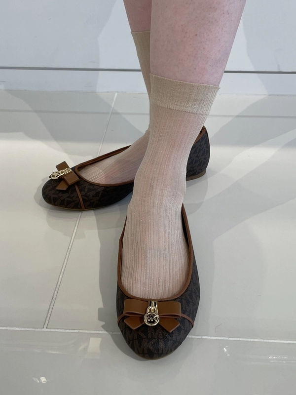 MICHAEL KORS バレエシューズ 超美品 試し履きのみ 26cm のスタイリング | スナップ詳細