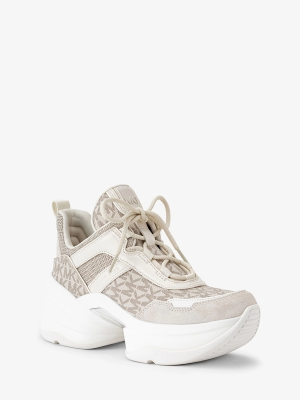 OLYMPIA ウェッジ スニーカーのスタイリング | スナップ詳細 OLYMPIA ウェッジ スニーカーのスタイリング | スナップ詳細