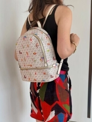 MICHAEL KORS ロゴパターン バックパック webpMedium_36f22a7a-fc2a-414c-