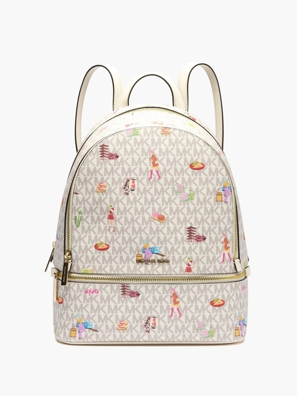 旅の気配を軽やかに背負う【日本限定】バックパックのスタイリング