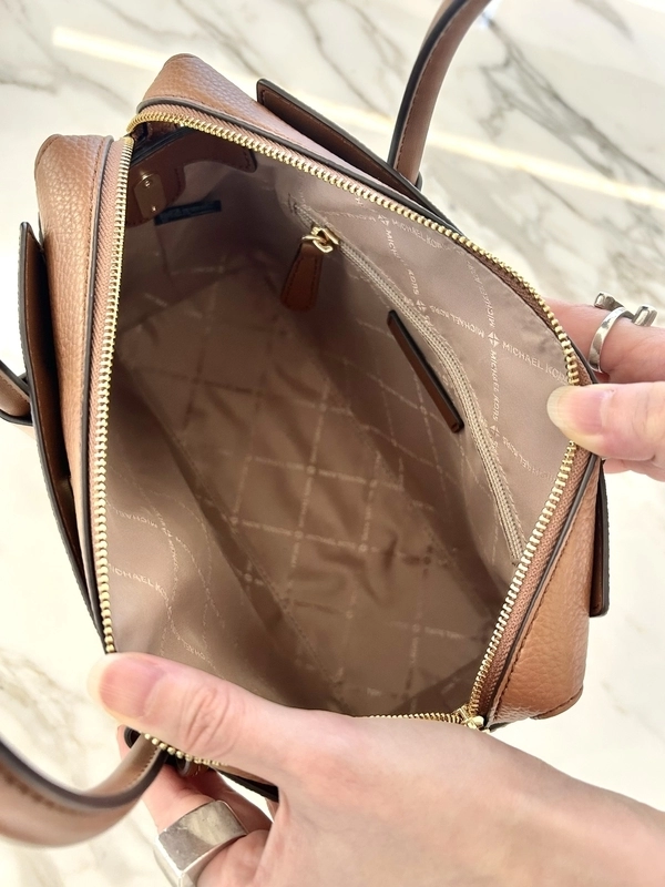 MERCER ショッパートート クロスボディ スモールのスタイリング