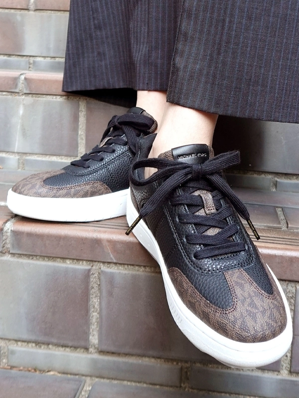 KAI ミックスメディア スニーカーのスタイリング | スナップ詳細