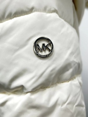 フォーファートリム キルティング パファー ジャケットのスタイリング