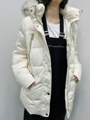 フォーファートリム キルティング パファー ジャケットのスタイリング