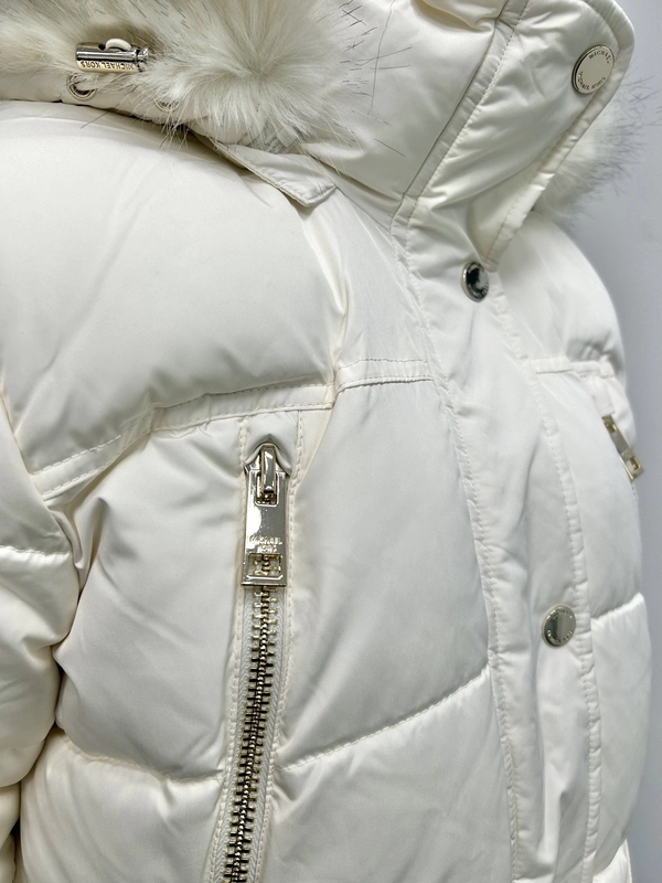 フォーファートリム キルティング パファー ジャケットのスタイリング