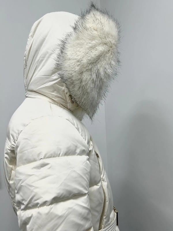 フォーファートリム キルティング パファー ジャケットのスタイリング