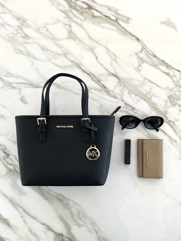 JET SET TRAVEL トップジップ トートのスタイリング | スナップ詳細