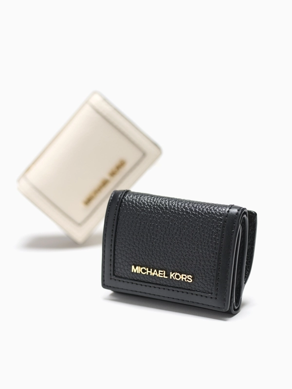 JET SET TRAVEL トライフォールド ウォレットのスタイリング
